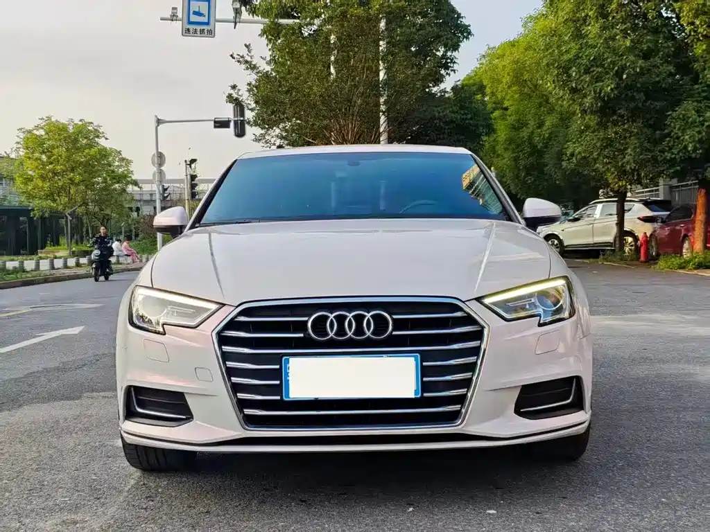 Audi A3 2021 — фото 2
