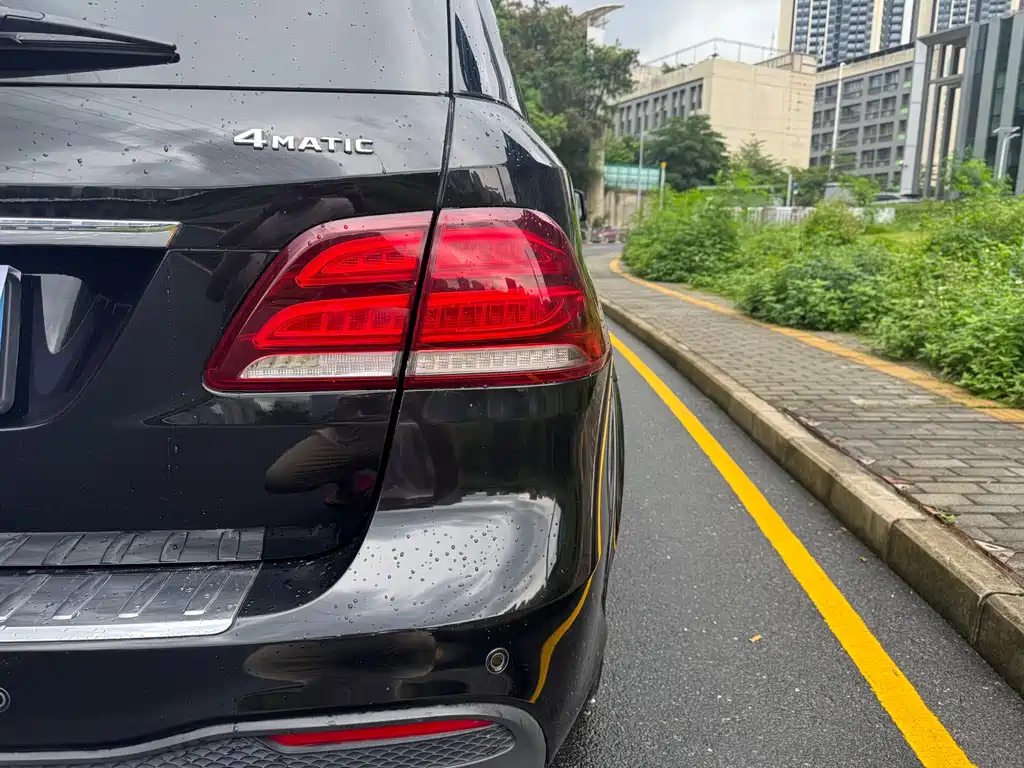 Mercedes-Benz GLE 2017 — фото 12
