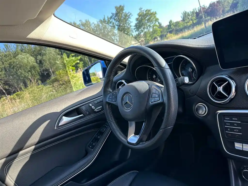 Mercedes-Benz GLA 2018 — фото 16