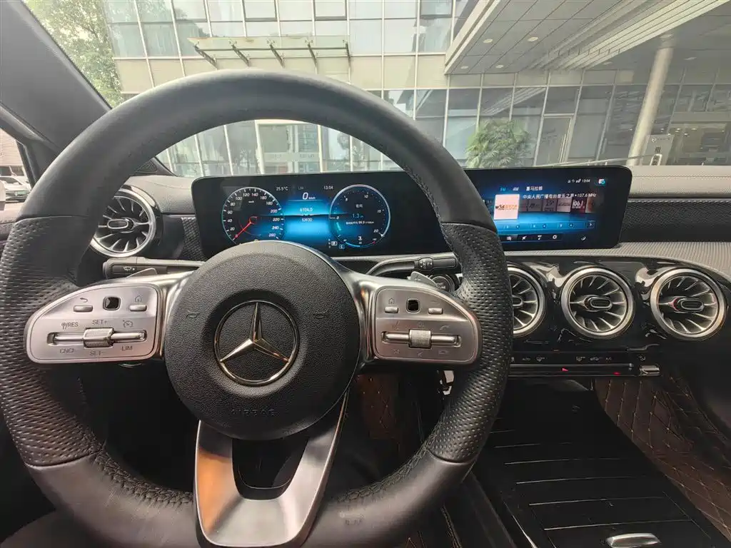 Mercedes-Benz A-Class 2021 — фото 12