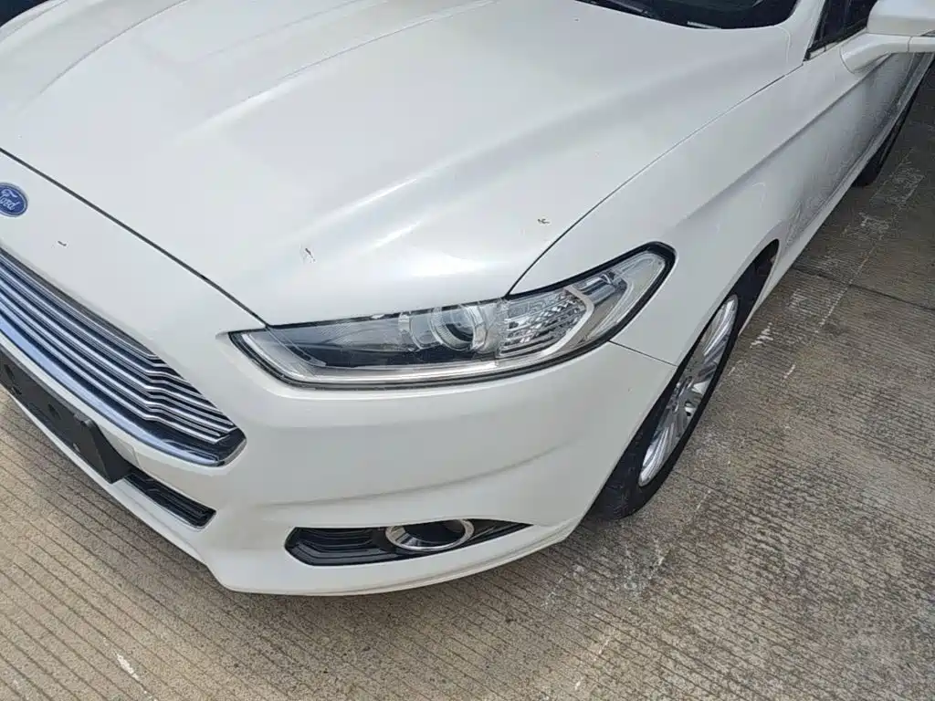 Ford Mondeo 2014 — фото 24
