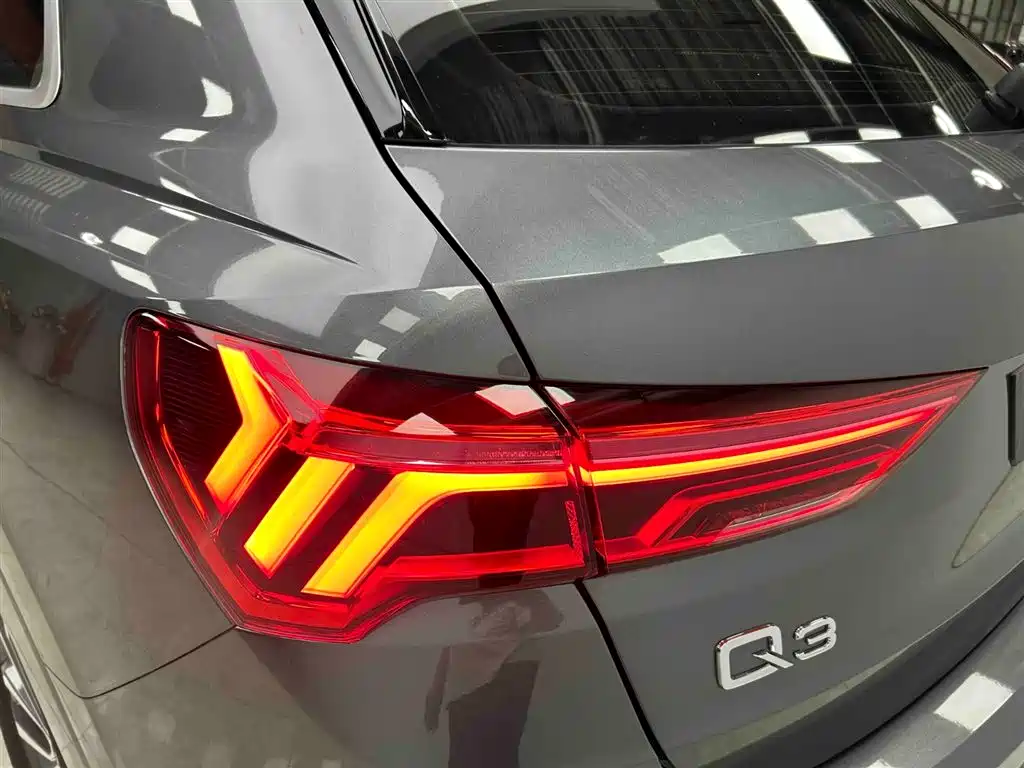 Audi Q3 2022 — фото 19