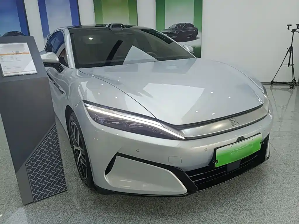 BYD Han L 2025