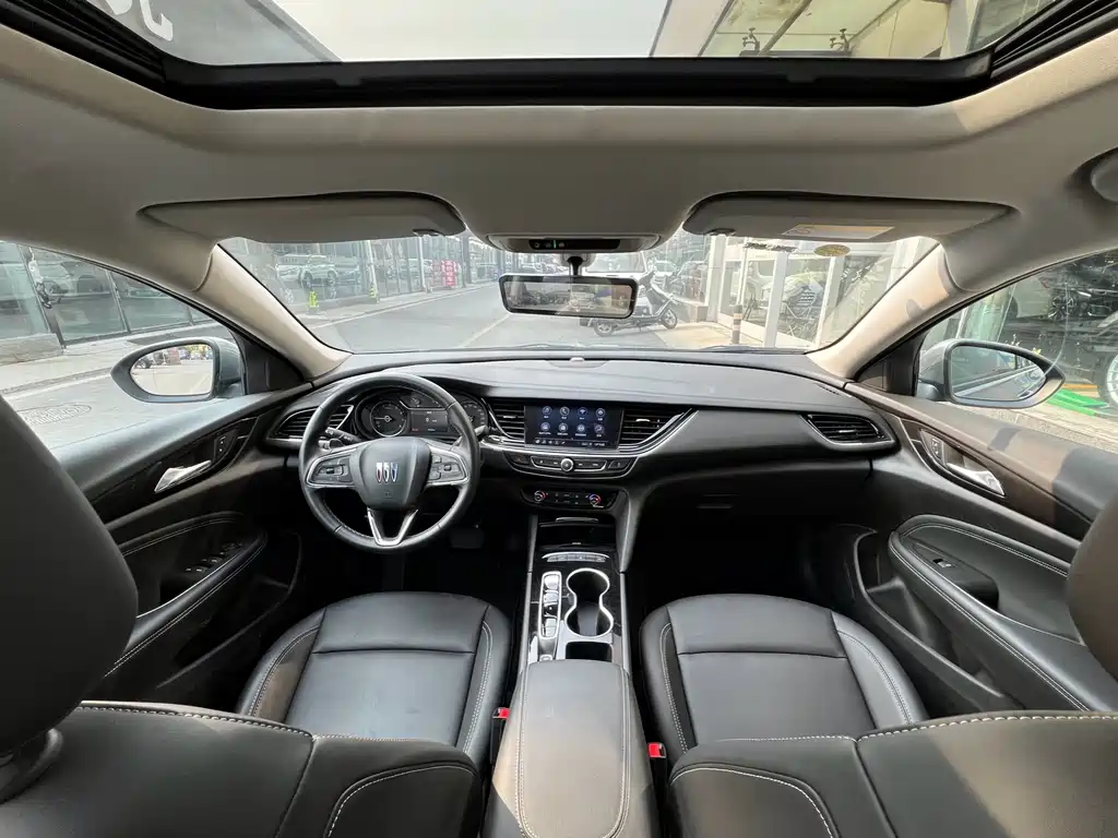 Buick Regal 2023 — фото 12