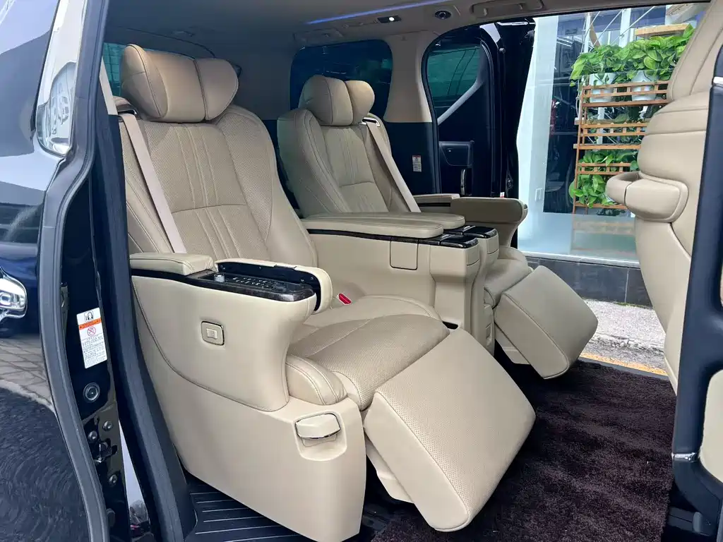 Toyota Alphard 2020 — фото 6
