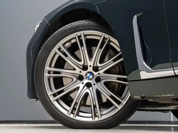 BMW 7 Series 2021