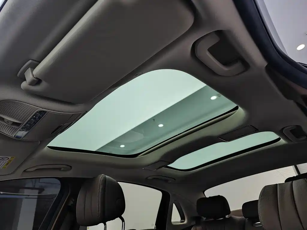 Mercedes-Benz E-Class 2023 — фото 18