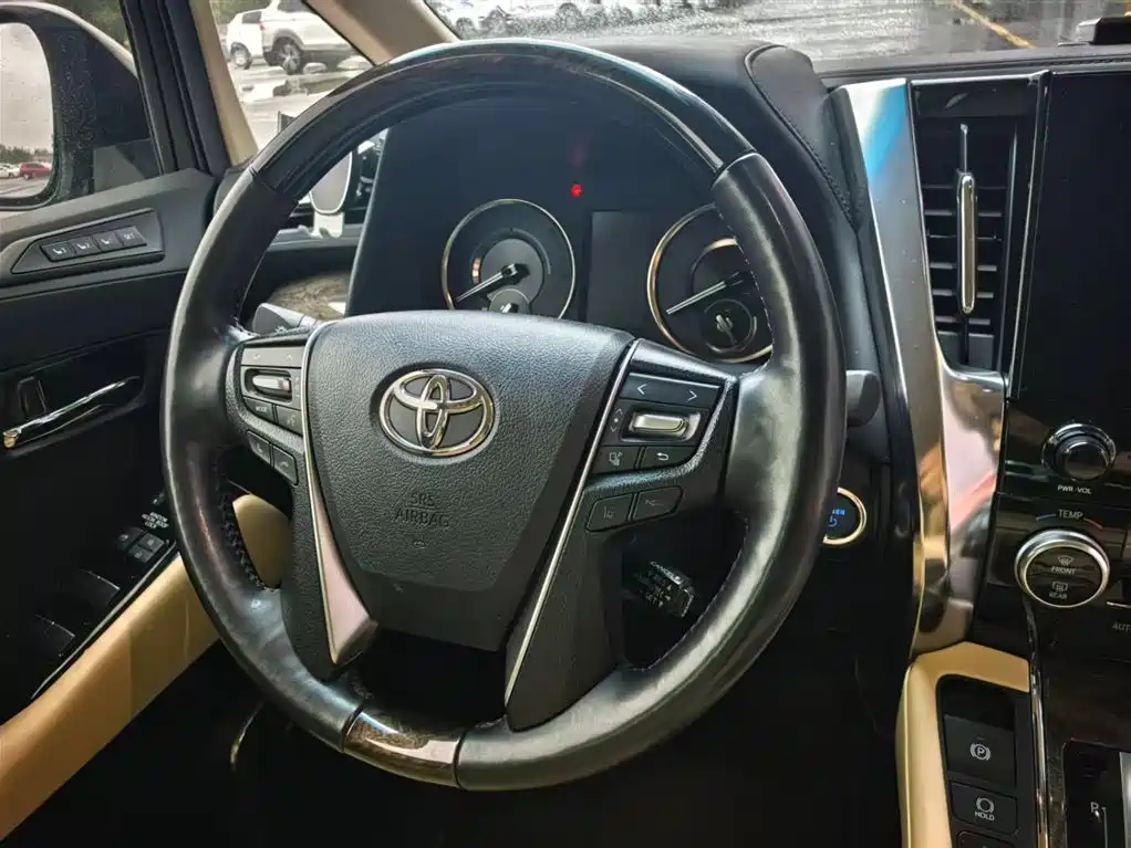 Toyota Vellfire 2021 — фото 8