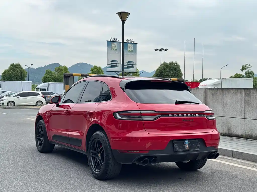 Porsche Macan 2019 — фото 13