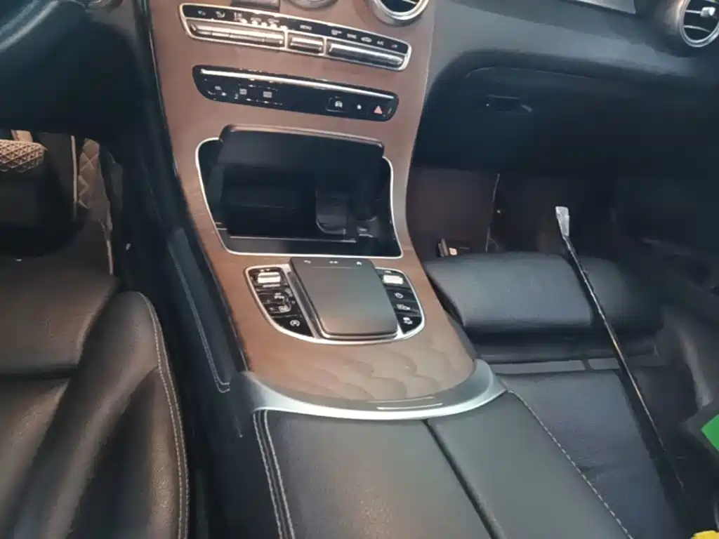 Mercedes-Benz GLC 2019 — фото 14