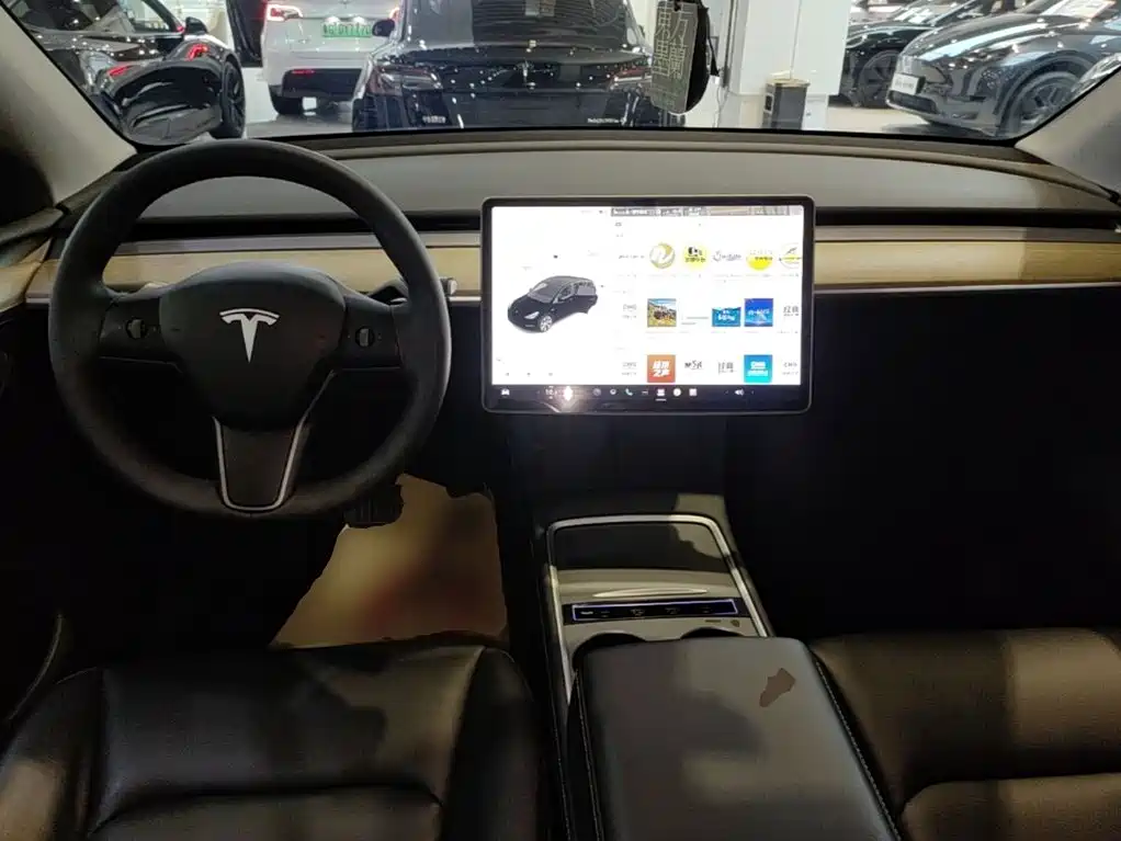 Tesla Model Y 2021 — фото 10