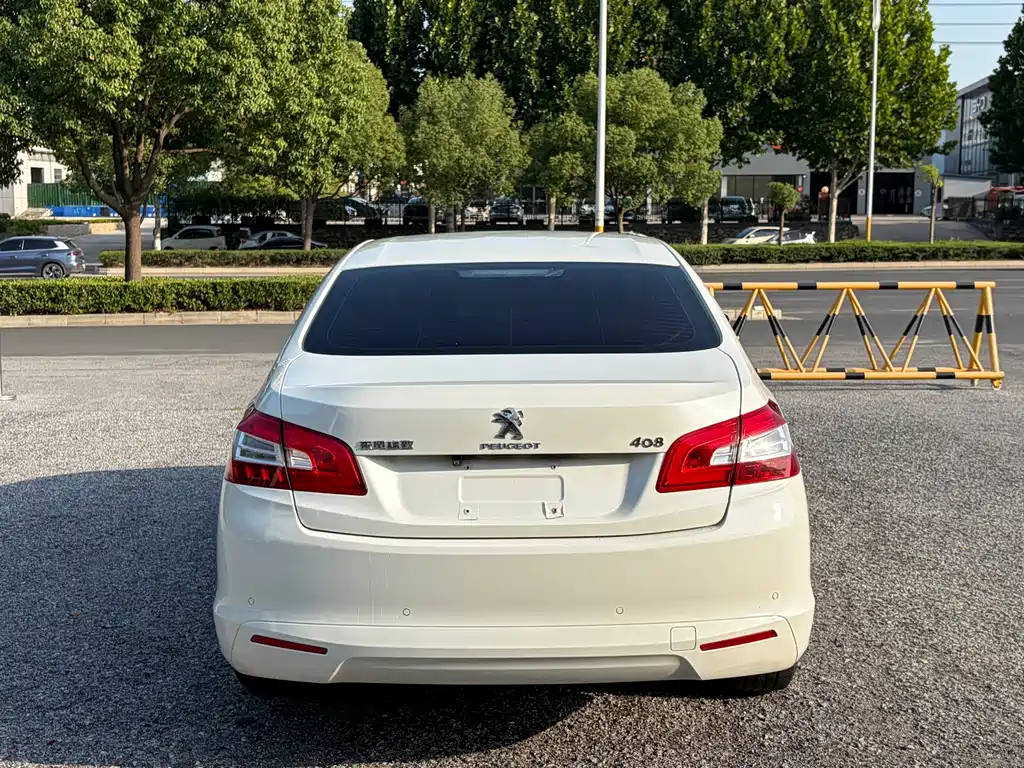 Peugeot 408 2016 — фото 7