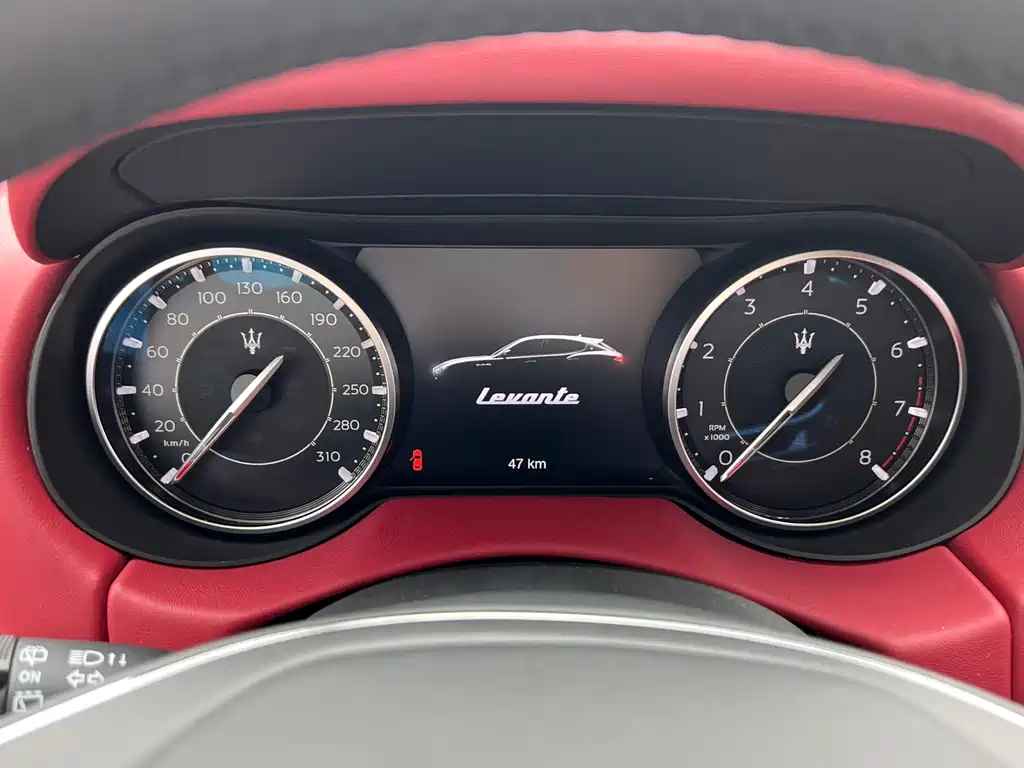 Maserati Levante — фото 12