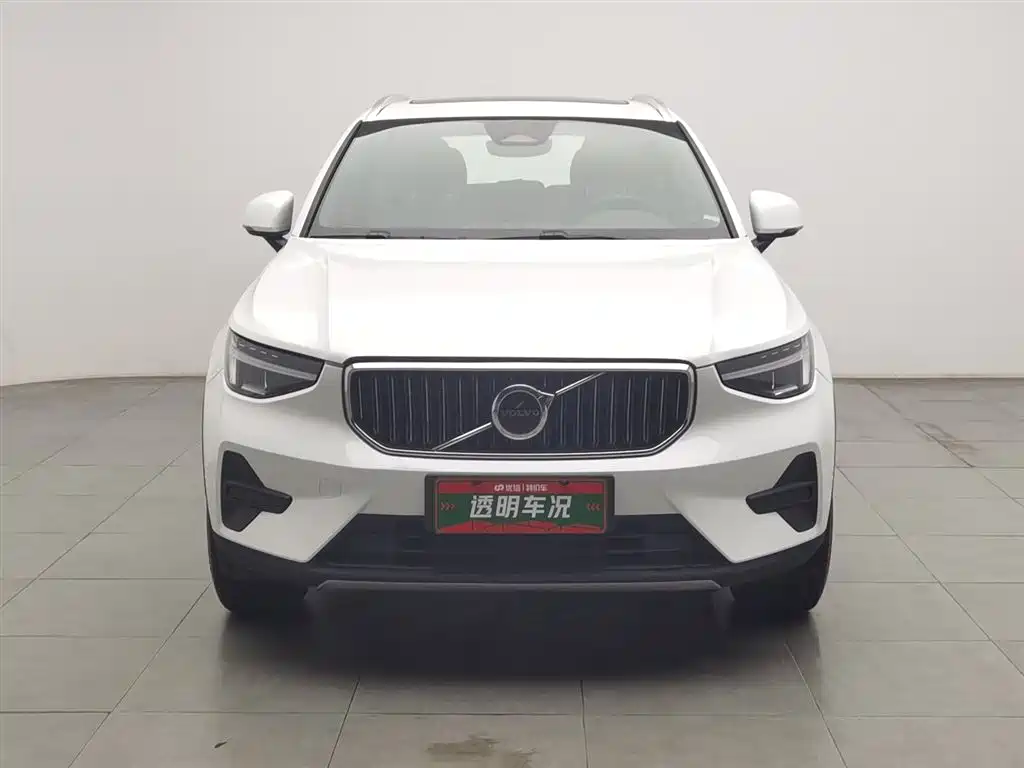 Volvo XC40 2023 — фото 3