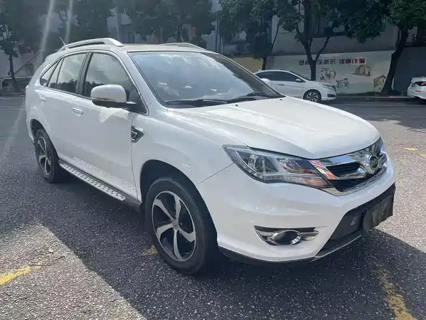 BYD S7 2015
