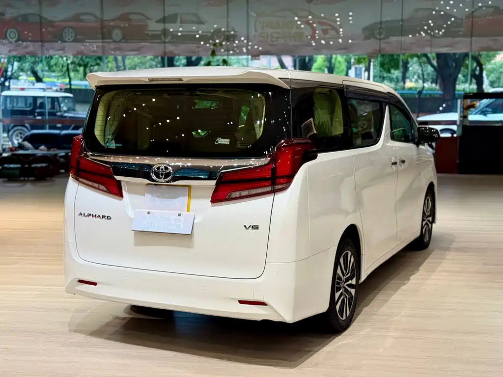 Toyota Alphard 2018 — фото 7