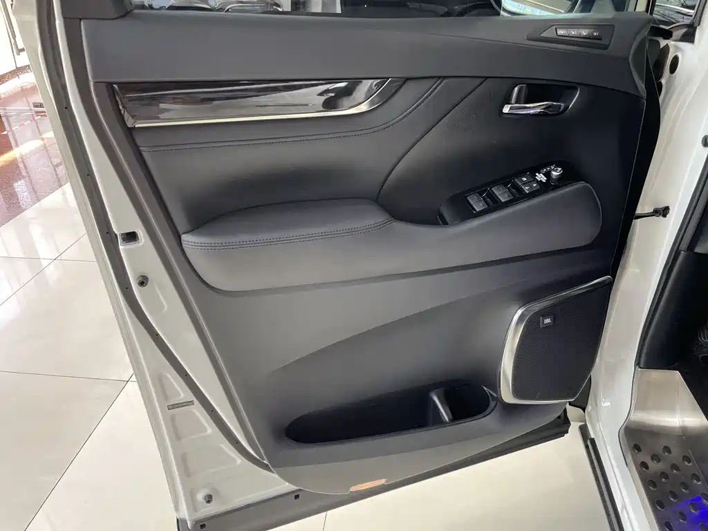 Toyota Vellfire 2021 — фото 4