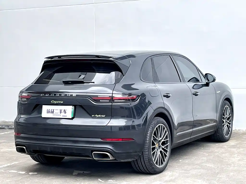 Porsche Cayenne Hybrid 2019 — фото 32
