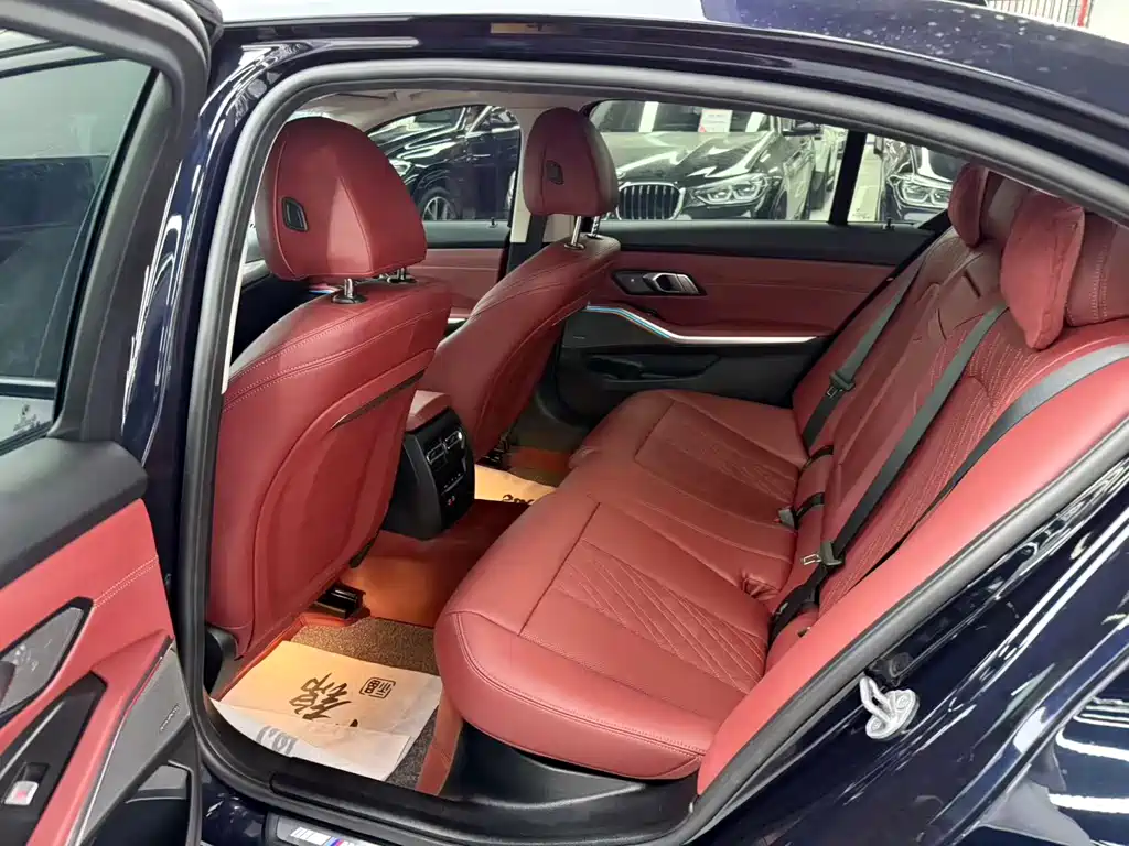 BMW 3 Series 2025 — фото 10