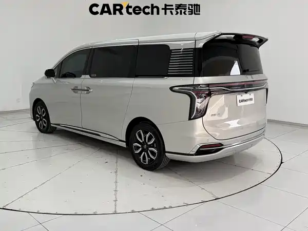 Hongqi HQ9 2023