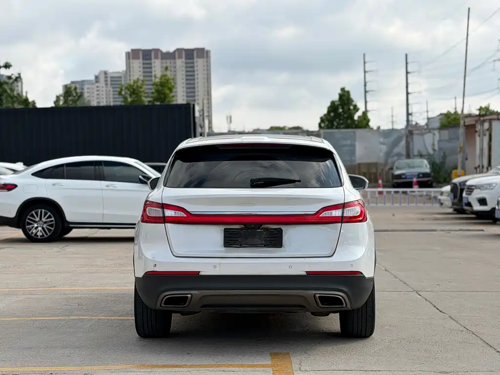Lincoln MKX 2016 — фото 12