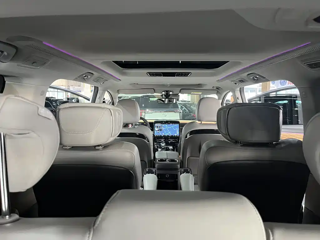 GAC Motor Trumpchi M8 2023 — фото 15