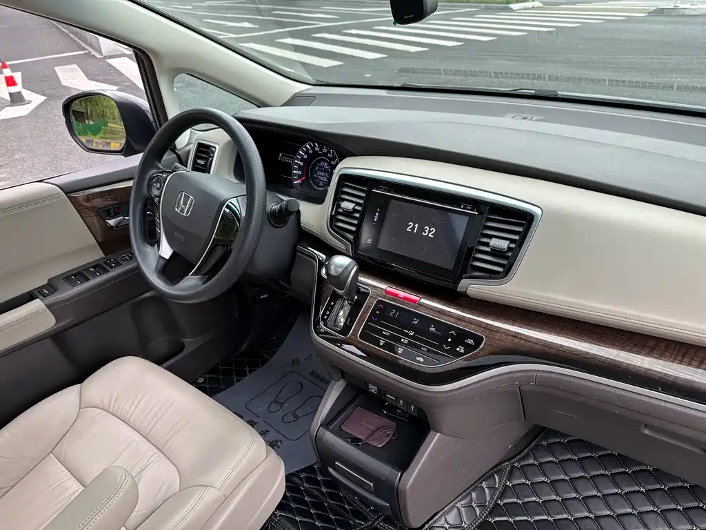 Honda Odyssey 2018 — фото 14