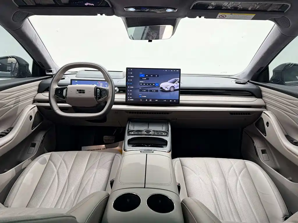 Geely Galaxy Starshine 8 2025 — фото 16