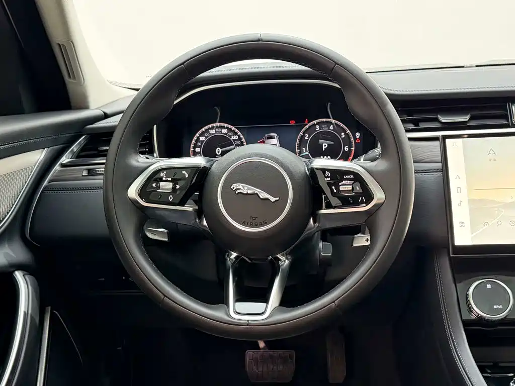 Jaguar XFL 2023 — фото 14