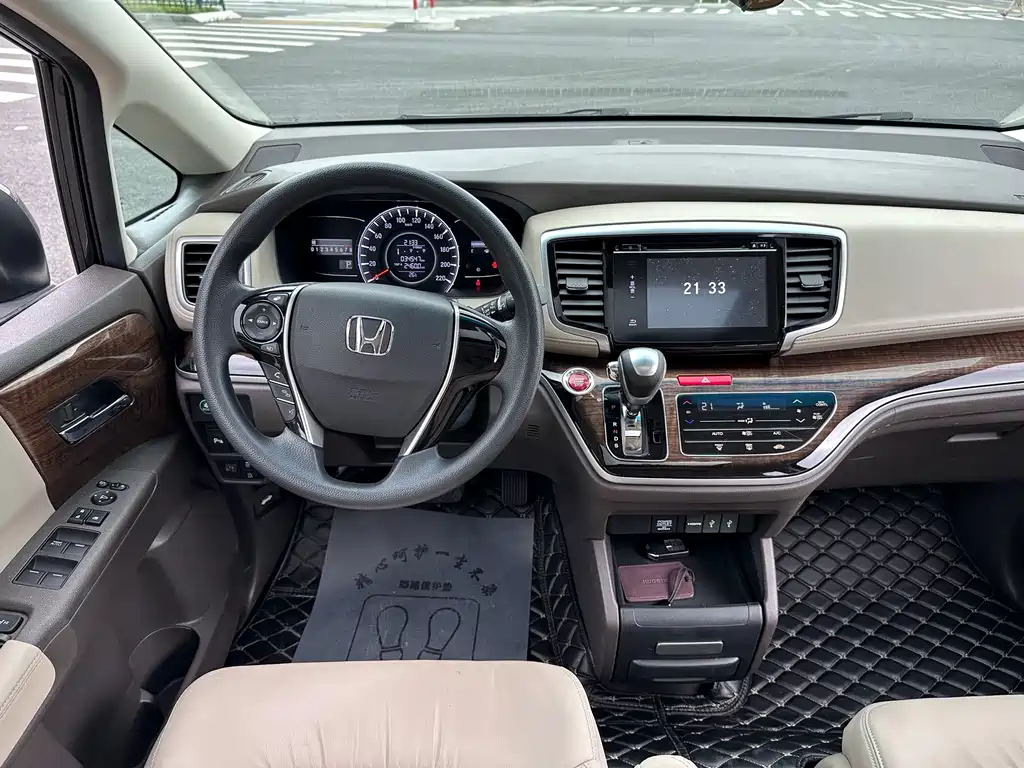 Honda Odyssey 2018 — фото 16