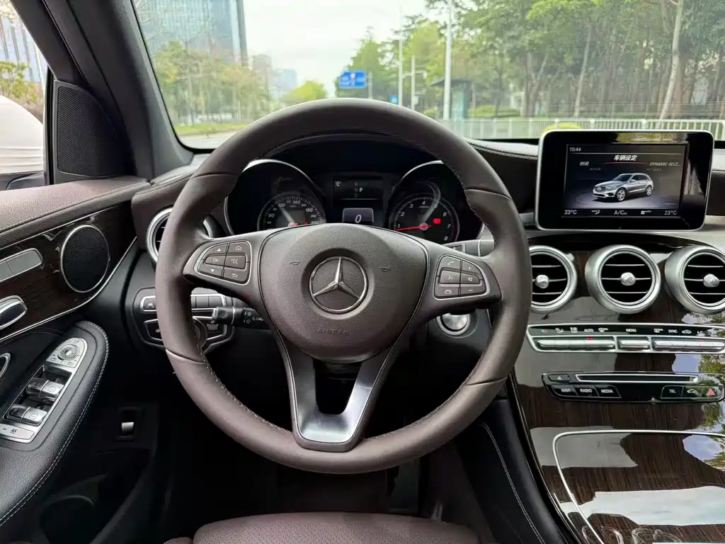 Mercedes-Benz GLC 2018 — фото 10