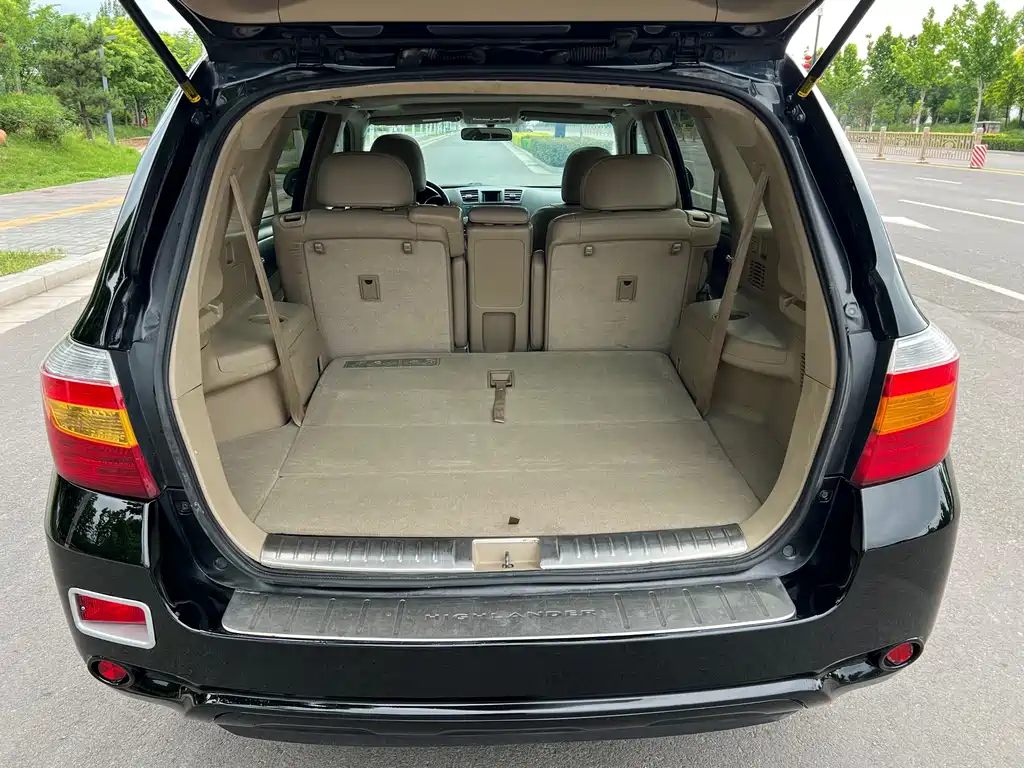 Toyota Highlander 2012 — фото 18