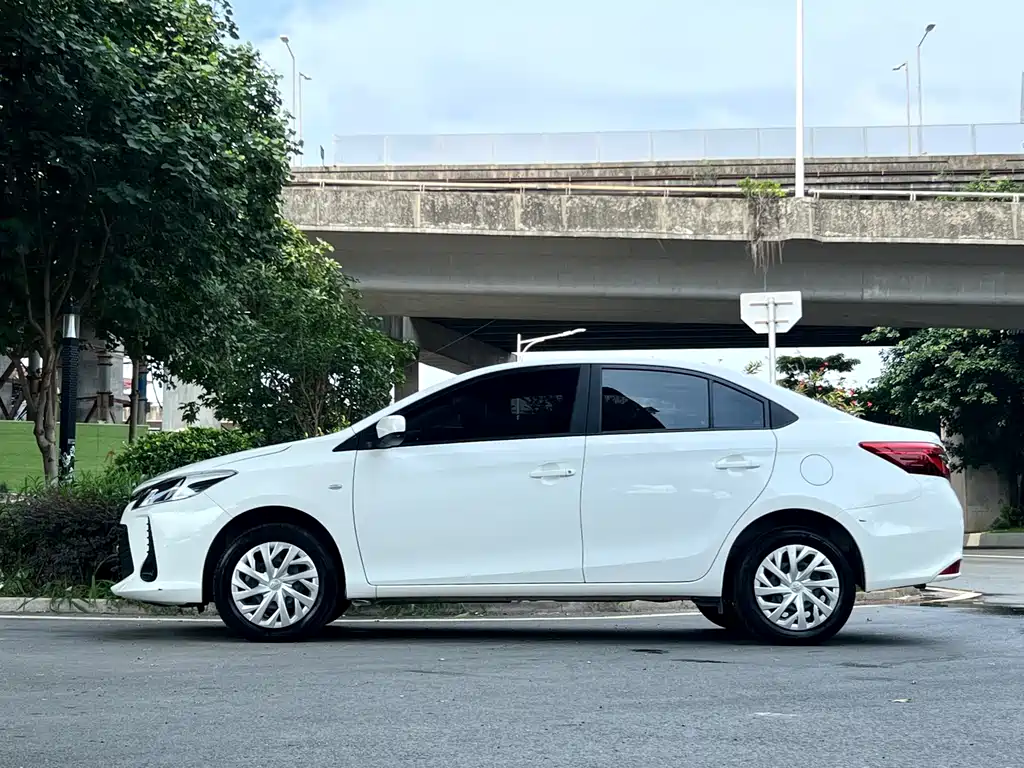 Toyota Vios 2022 — фото 3