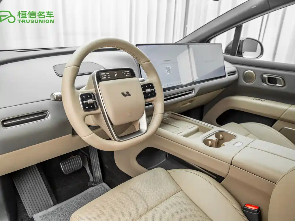Li Auto i6 2025 — фото 10