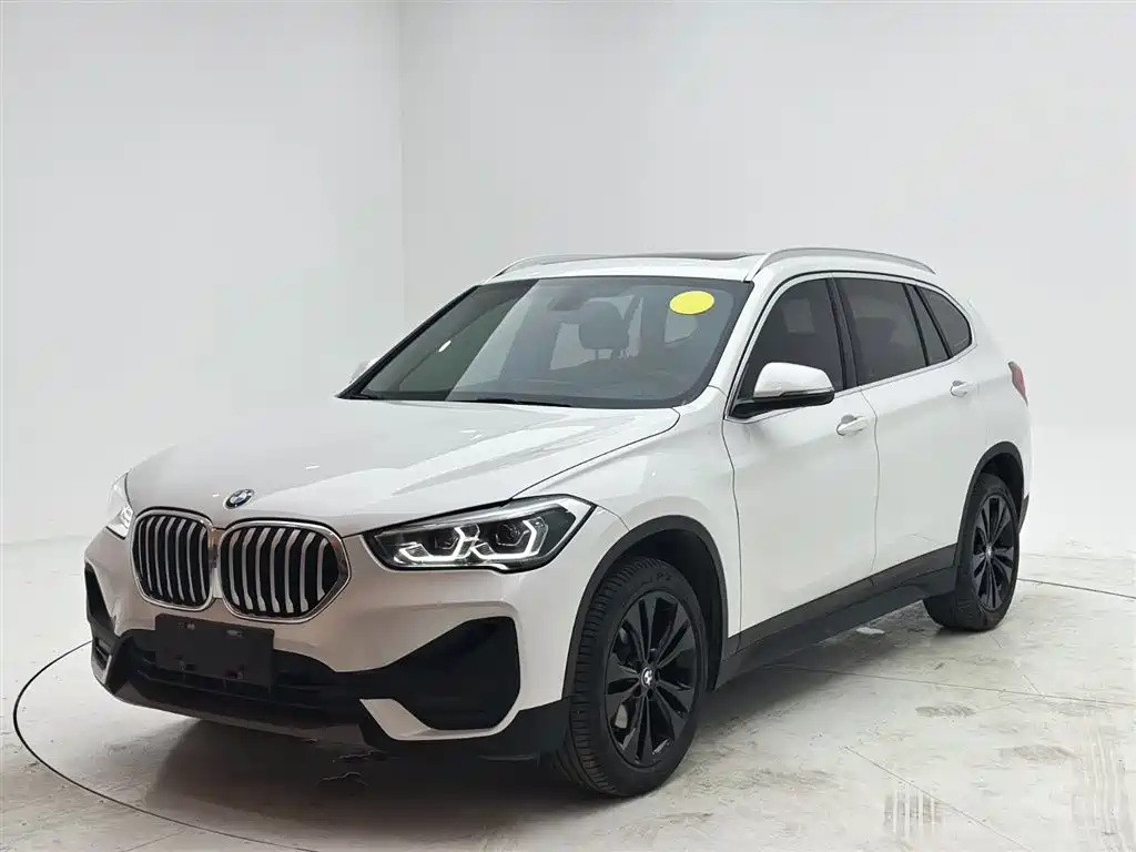 BMW X1 2021 — фото 1