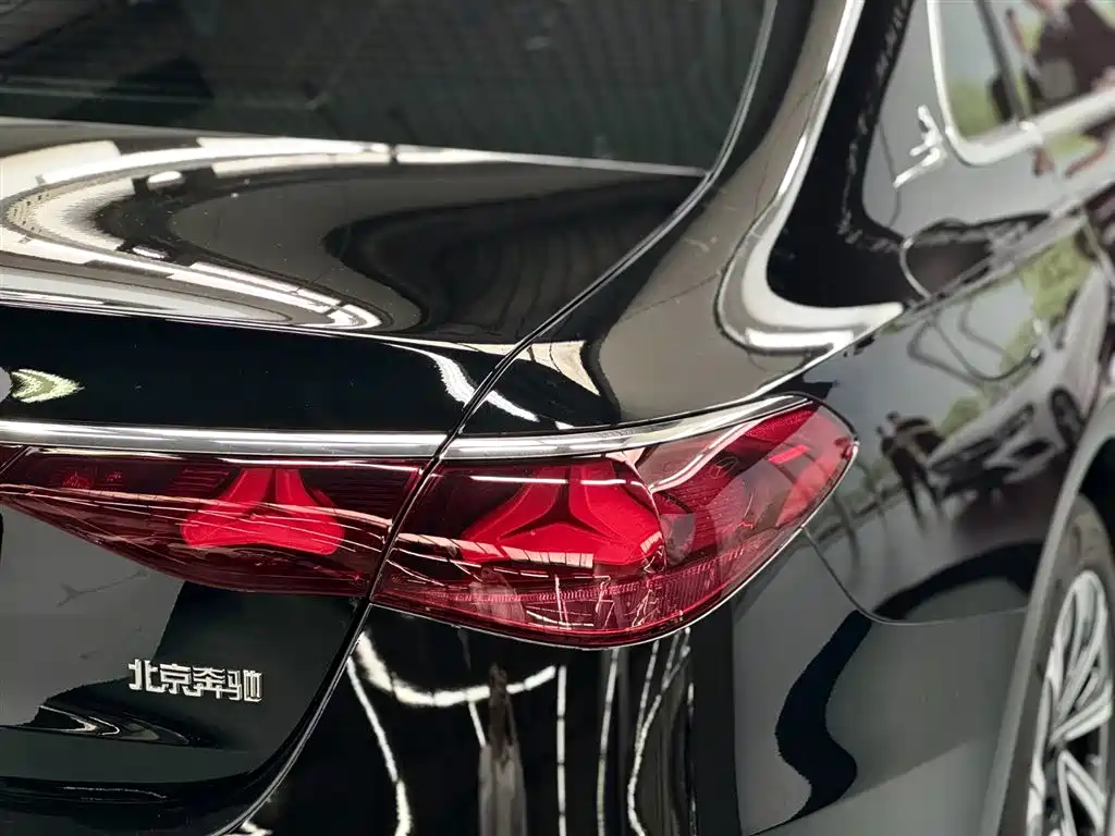 Mercedes-Benz E-Class 2025 — фото 5