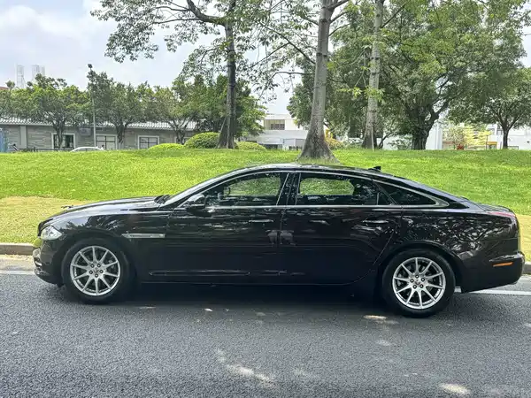 Jaguar XJ 2014