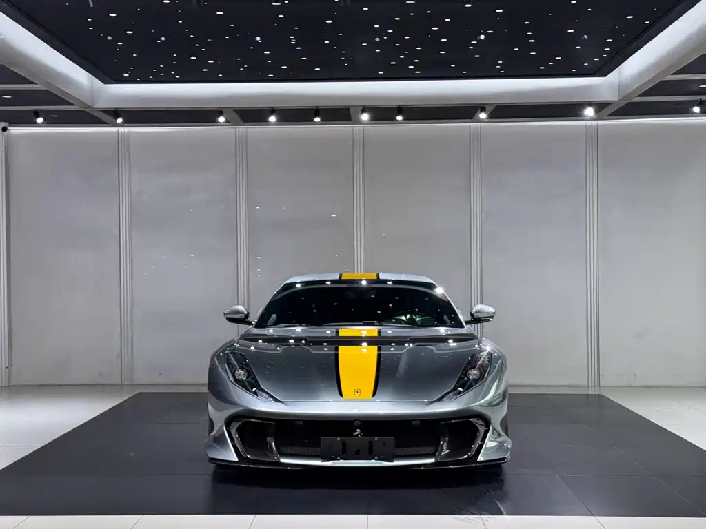 Ferrari 812 2023 — фото 1