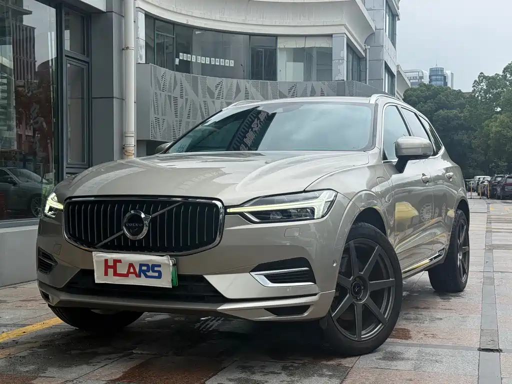 Volvo XC60 PHEV 2020 — фото 16