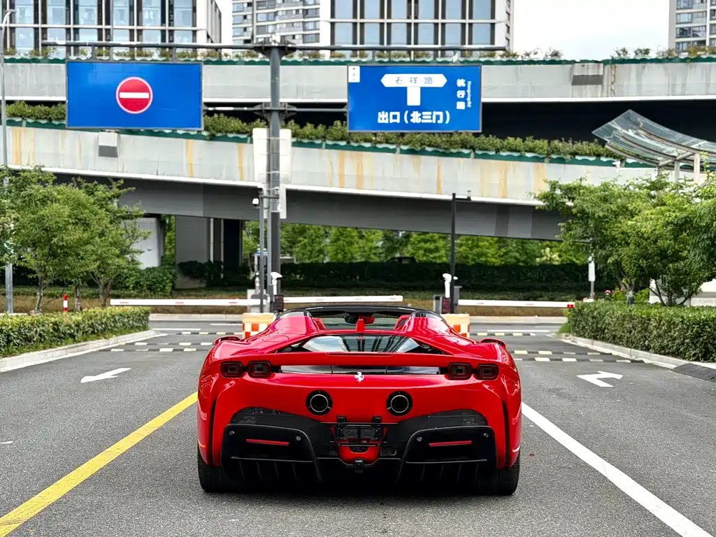 Ferrari SF90 2022 — фото 8