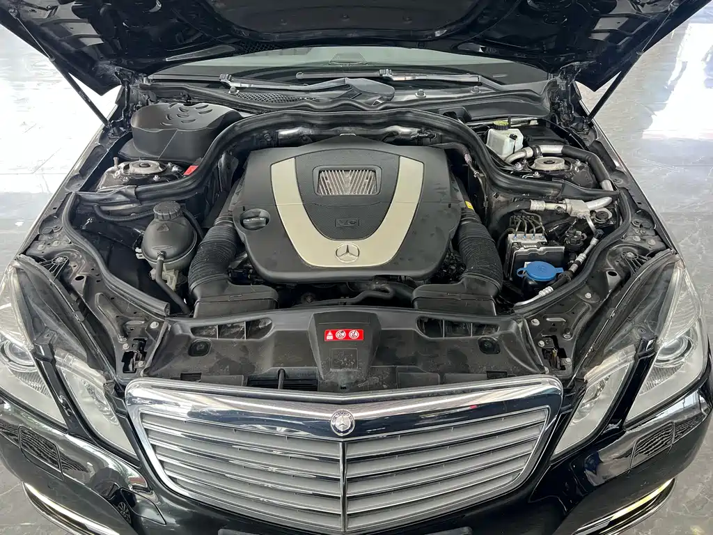 Mercedes-Benz E-Class 2013 — фото 25