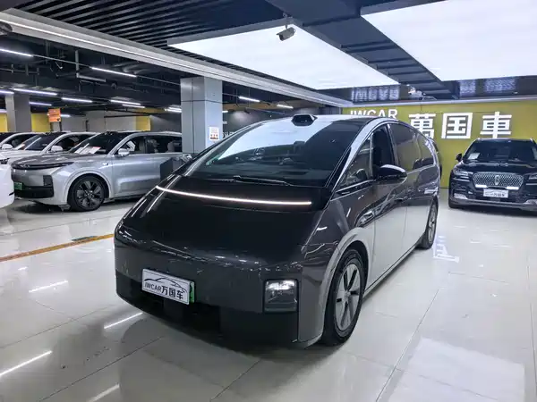 Li Auto MEGA 2024