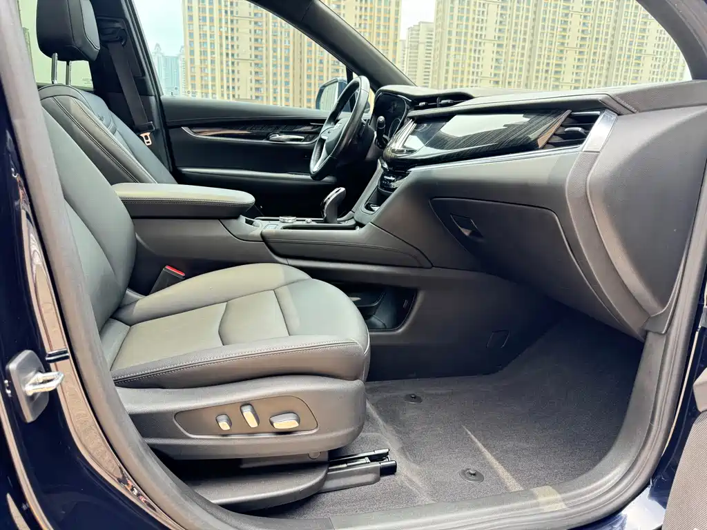 Cadillac XT6 2021 — фото 17
