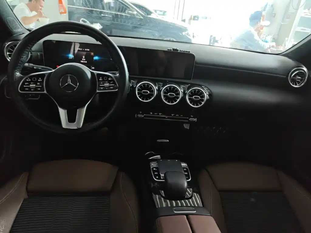 Mercedes-Benz A-Class 2019 — фото 10