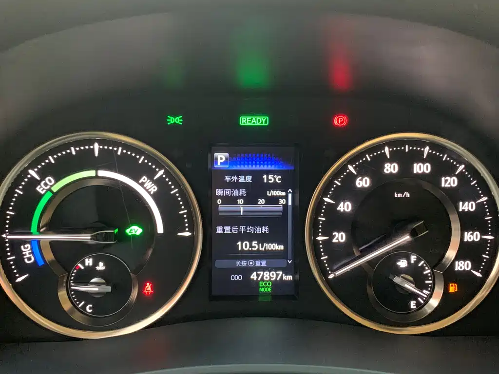 Toyota Alphard 2022 — фото 13