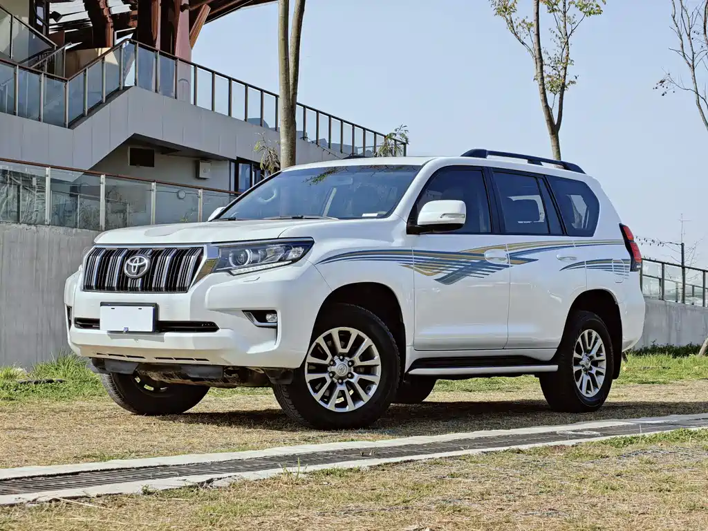 Toyota Prado 2018 — фото 1