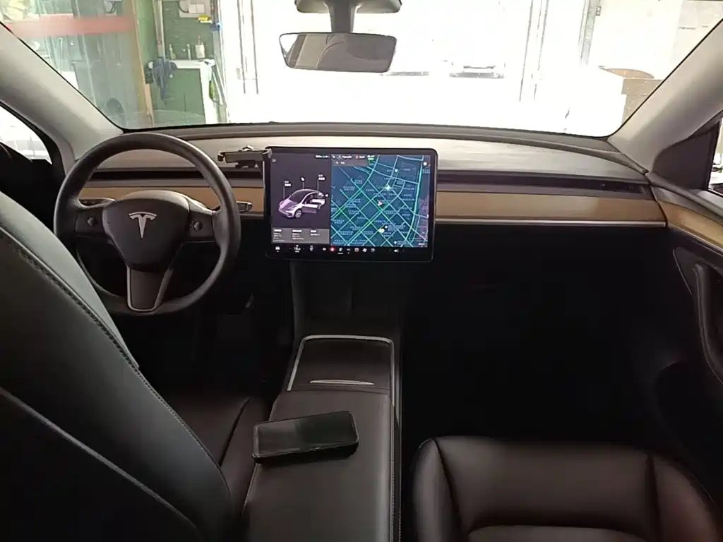 Tesla Model Y 2021 — фото 10