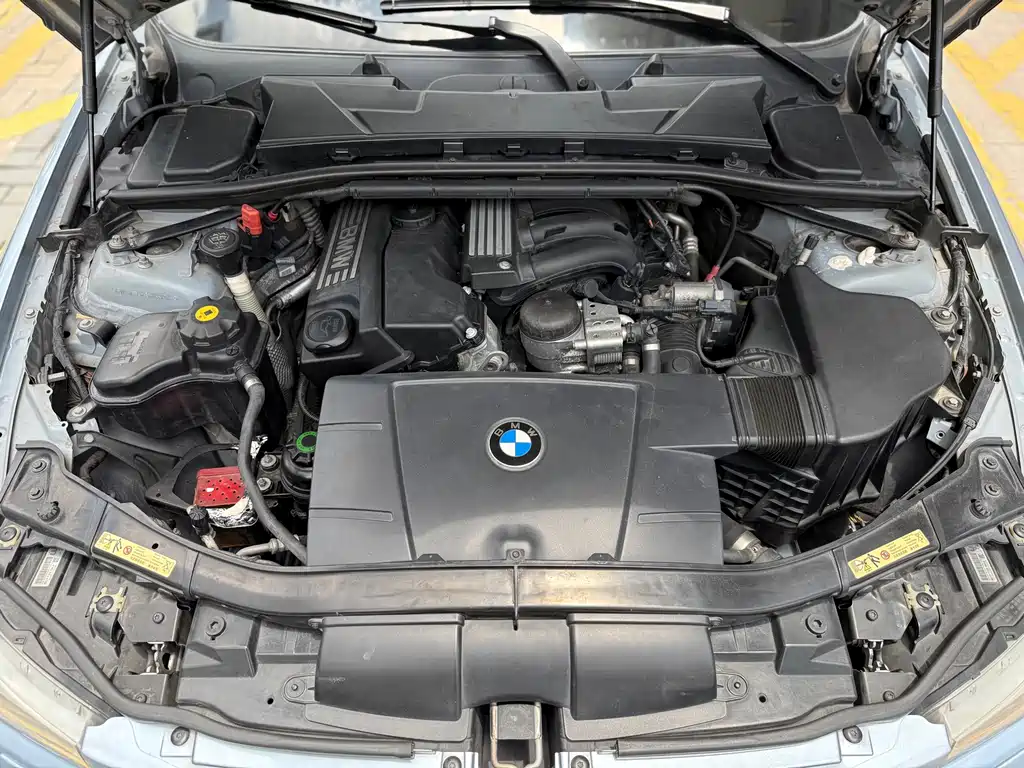 BMW 3 Series 2010 — фото 18