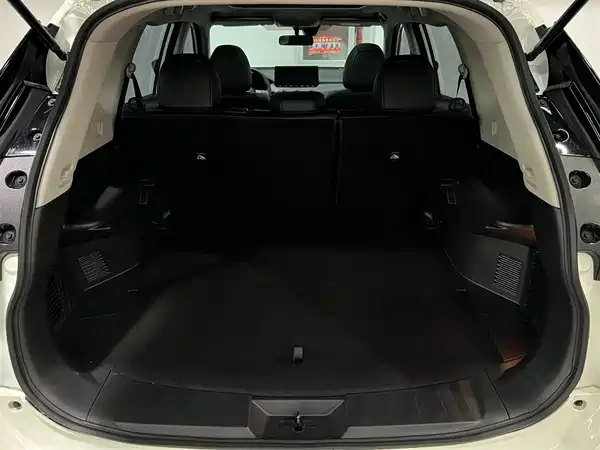 Nissan X-Trail 2025
