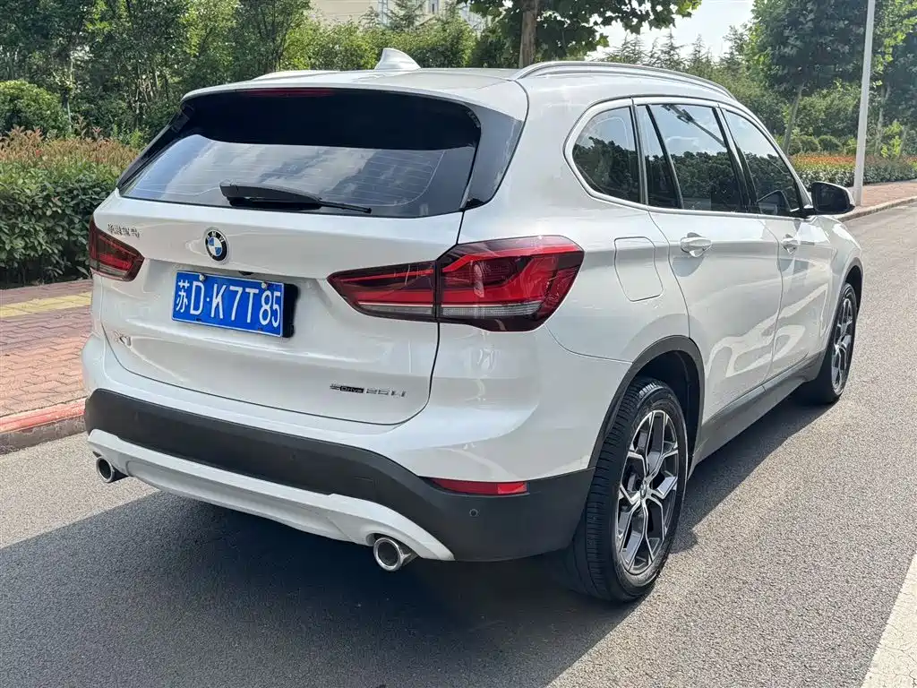 BMW X1 2022 — фото 4